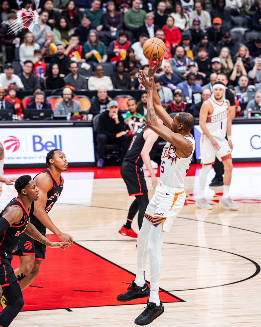 猛龙完胜广州队,约基奇带队取胜 猛龙完胜广州队,约基奇带队取胜