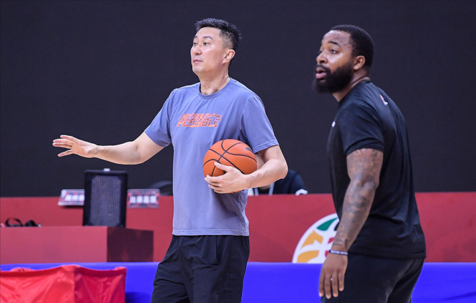 王牌球队豪取胜利，晋级决赛