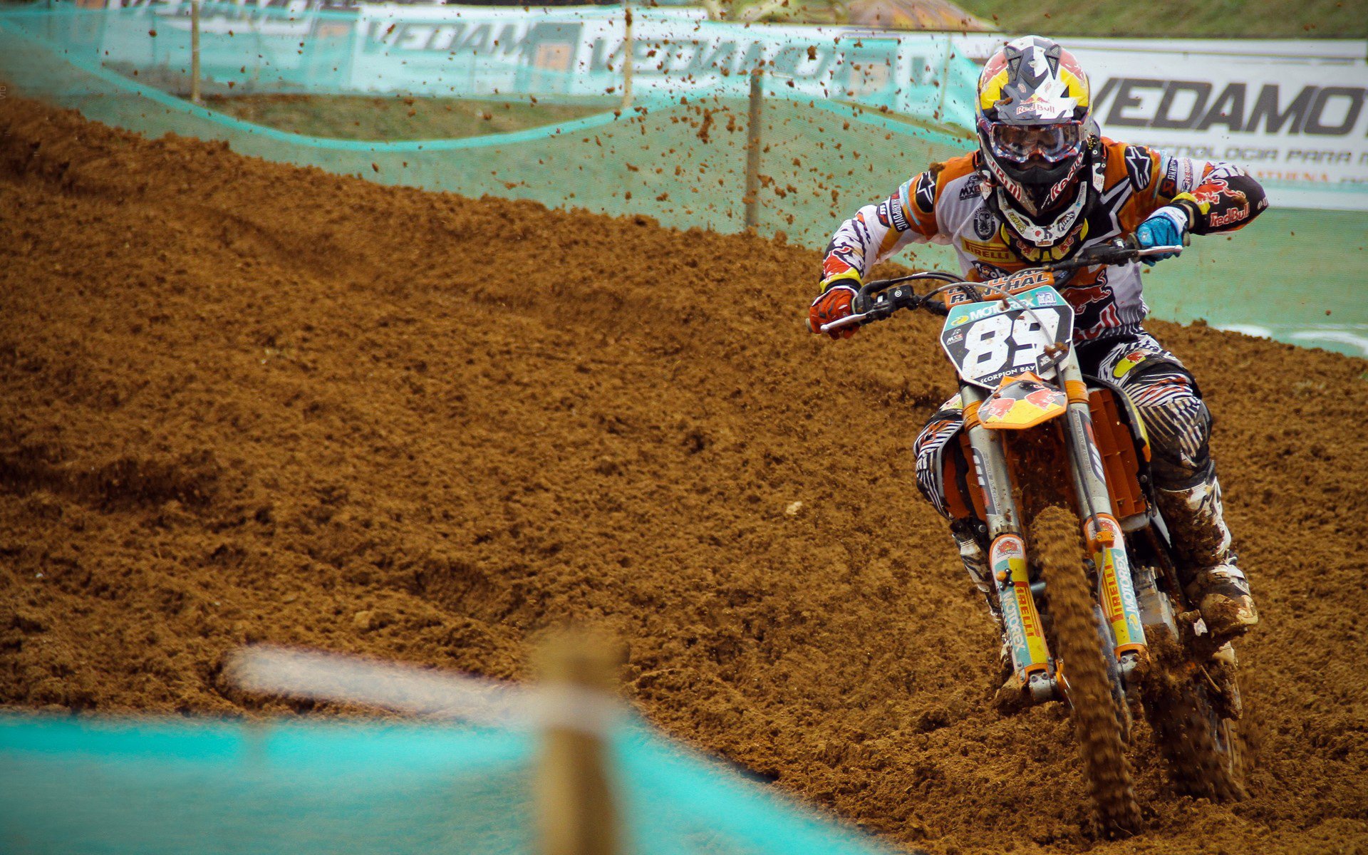 法比尼奥一锤定音，澳大利亚险胜马里锁定关键胜利