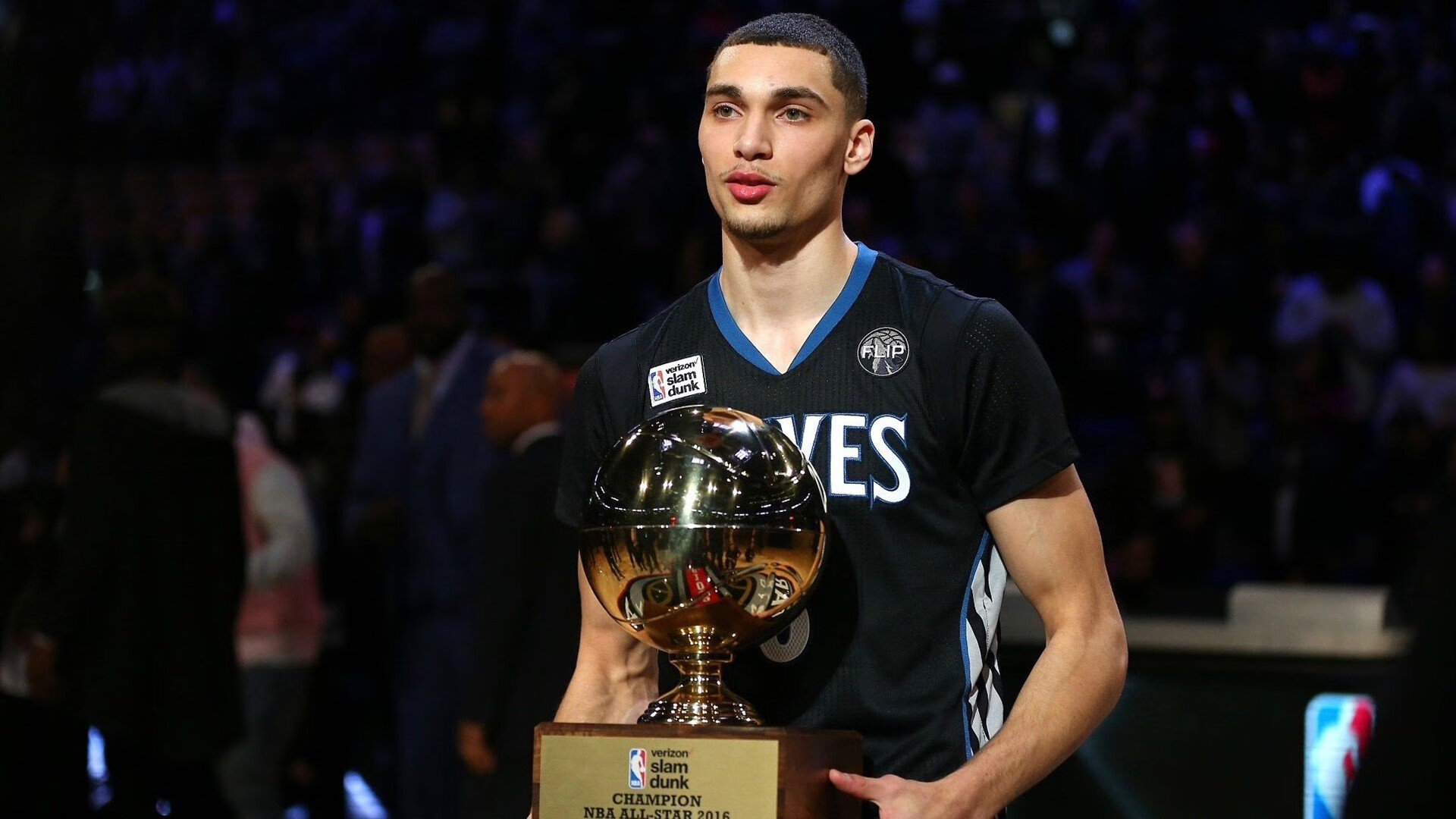 赛道与绿茵，当F1争冠与喀麦隆奇迹同夜上演